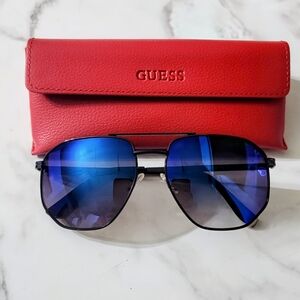 NWOT-Guess Aviator Sunglasses